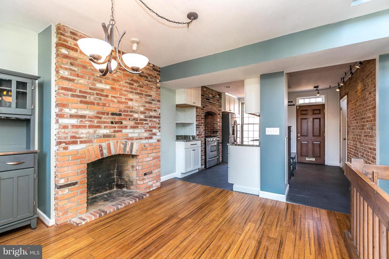 637 Stirling Street - Photo 1