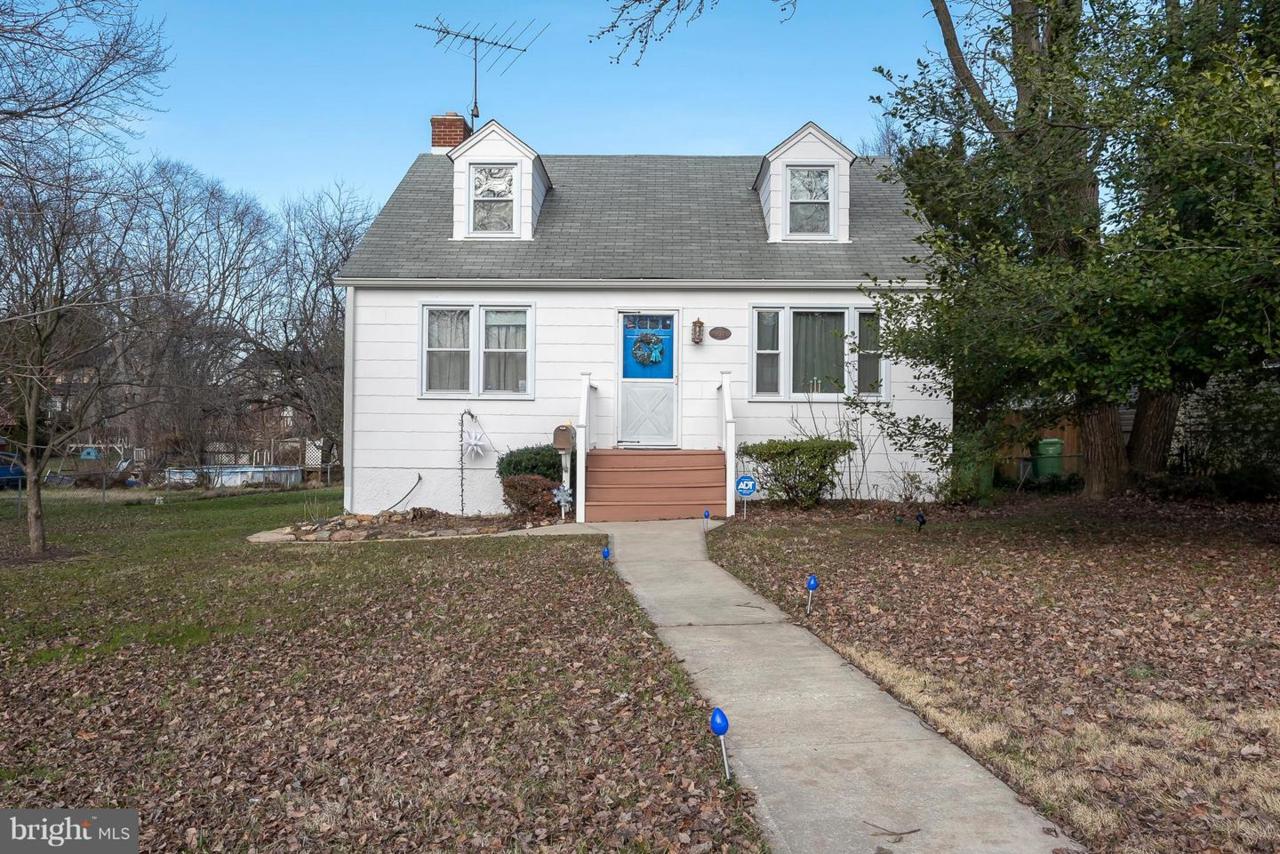 4614 Mary Avenue - Photo 1