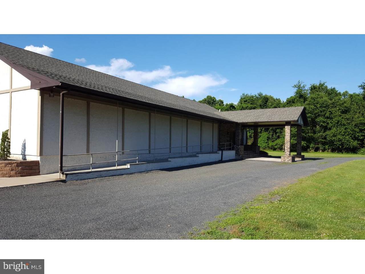 987 River Road - Photo 1