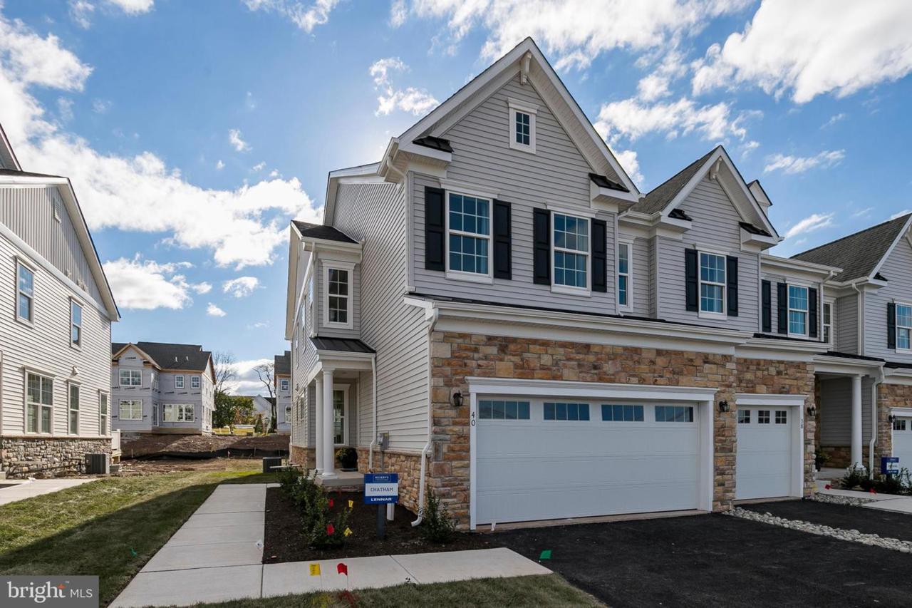 445 Barclay's Way - Photo 1