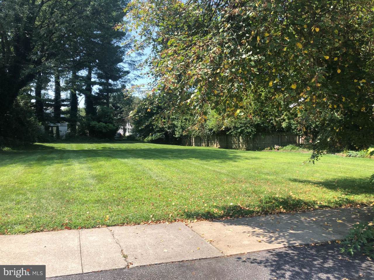 606 Hillcrest Road - Photo 1