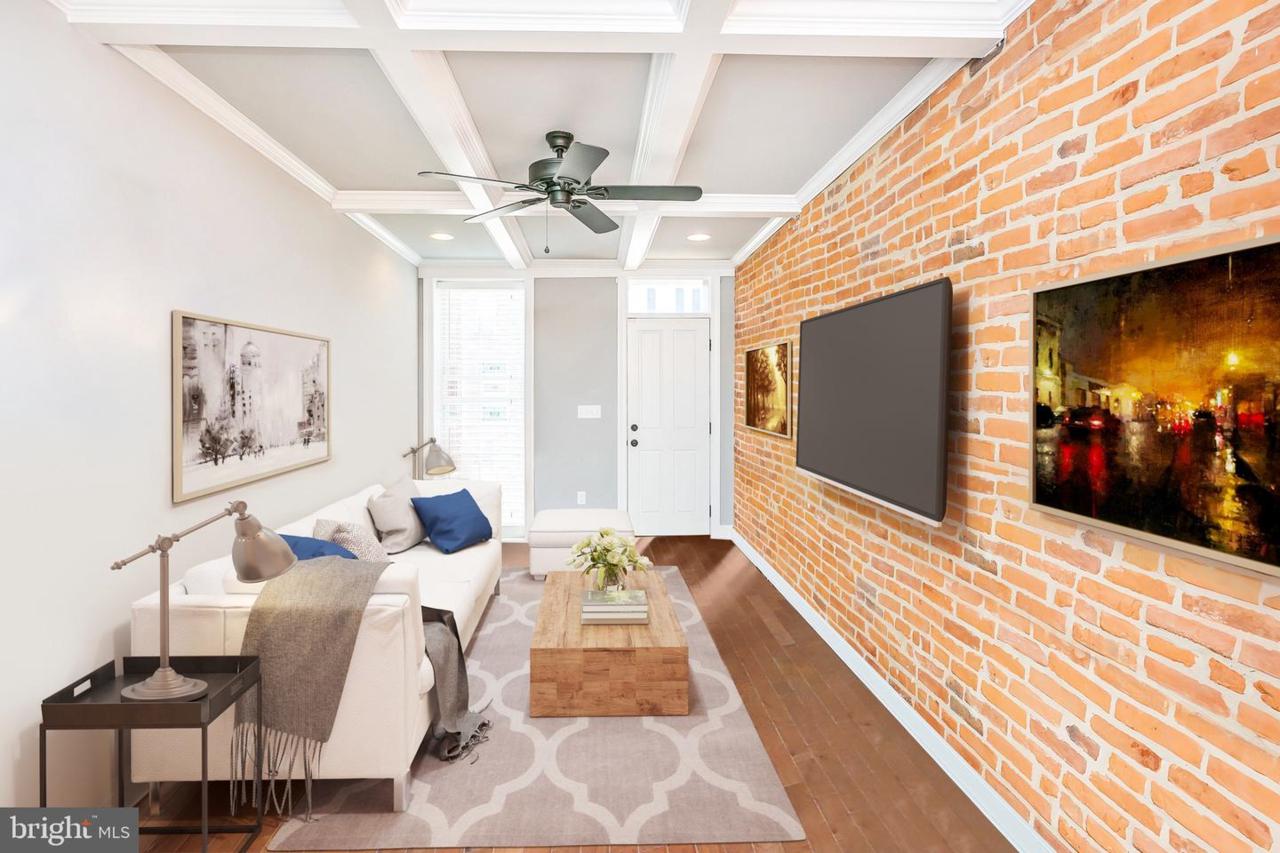 1009 East Avenue - Photo 1