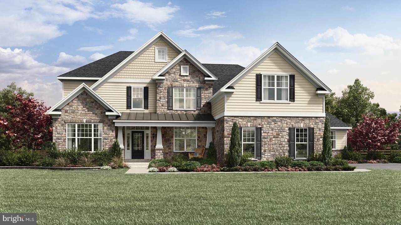 2684 Hawthorn Dr. - Photo 1