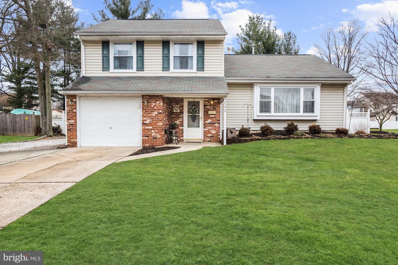 122 Kevin Rd - Photo 1