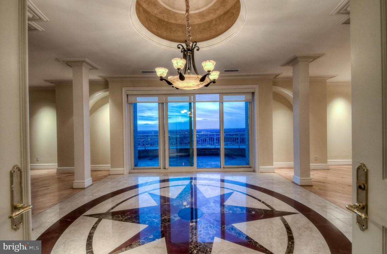 100 Harborview Drive - Photo 1