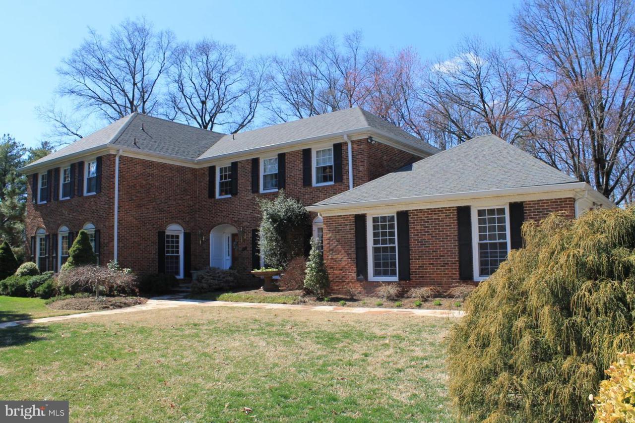 1600 King James Place - Photo 1