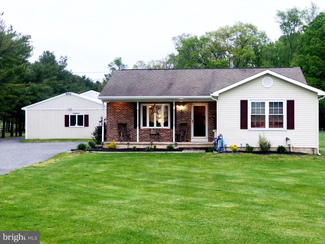 221 Commissioners Road - Photo 1