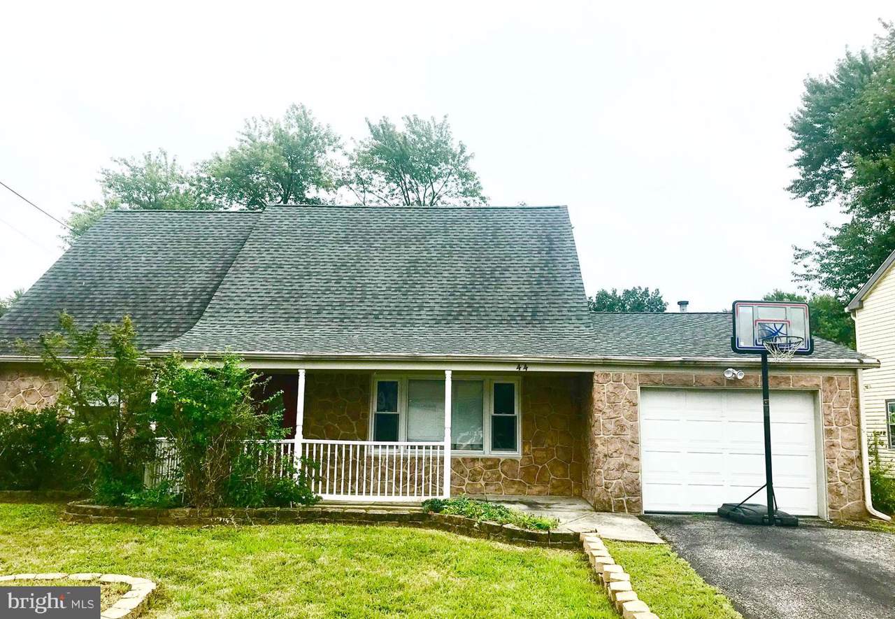 44 Globe Lane - Photo 1