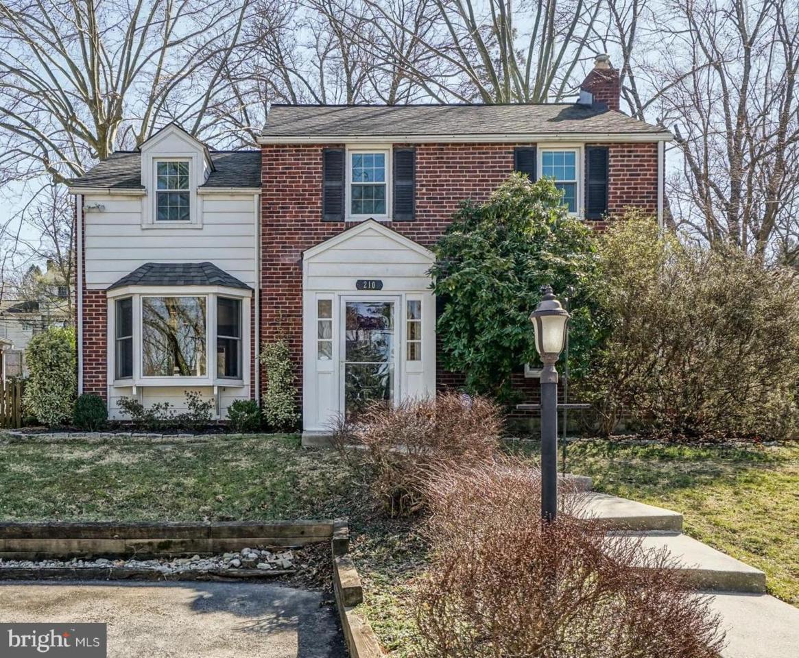 210 Glendalough Road - Photo 1