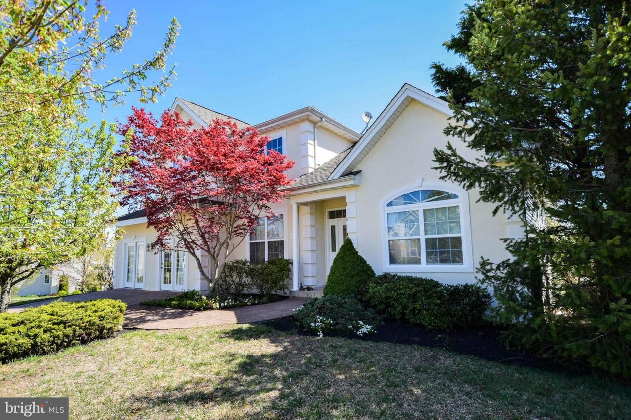 16 Alexandra Way - Photo 1