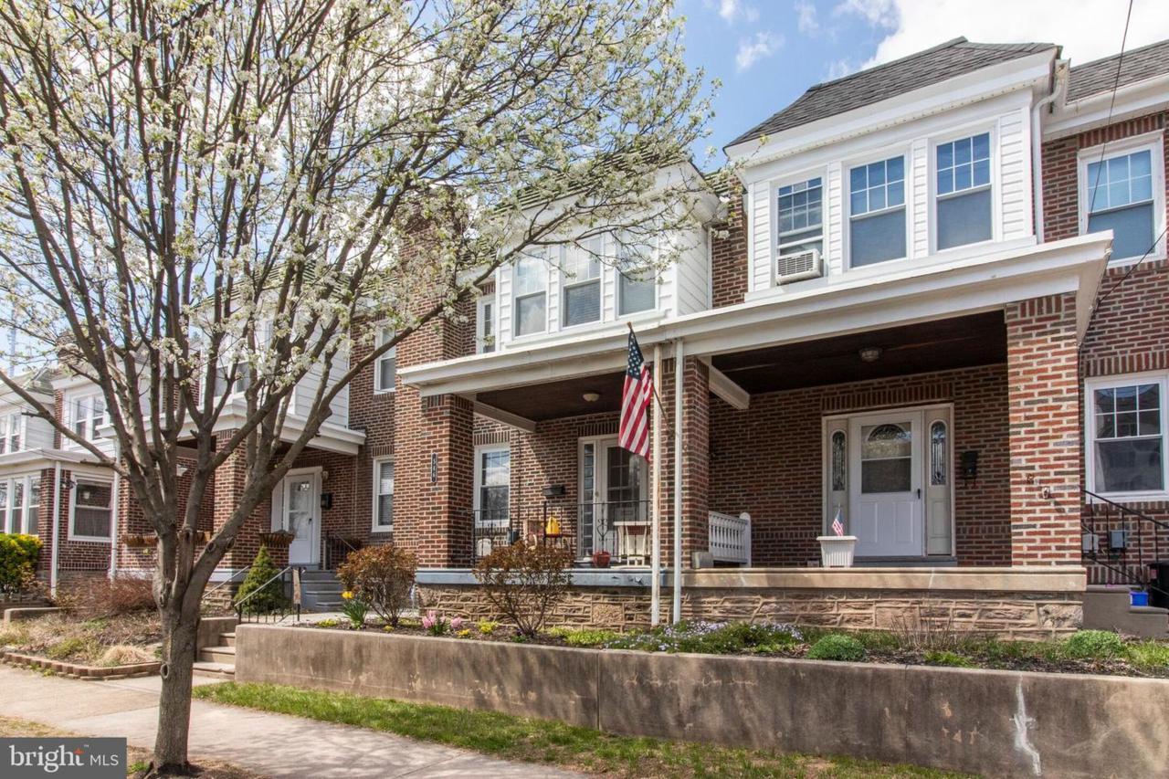 546 Parker Avenue - Photo 1