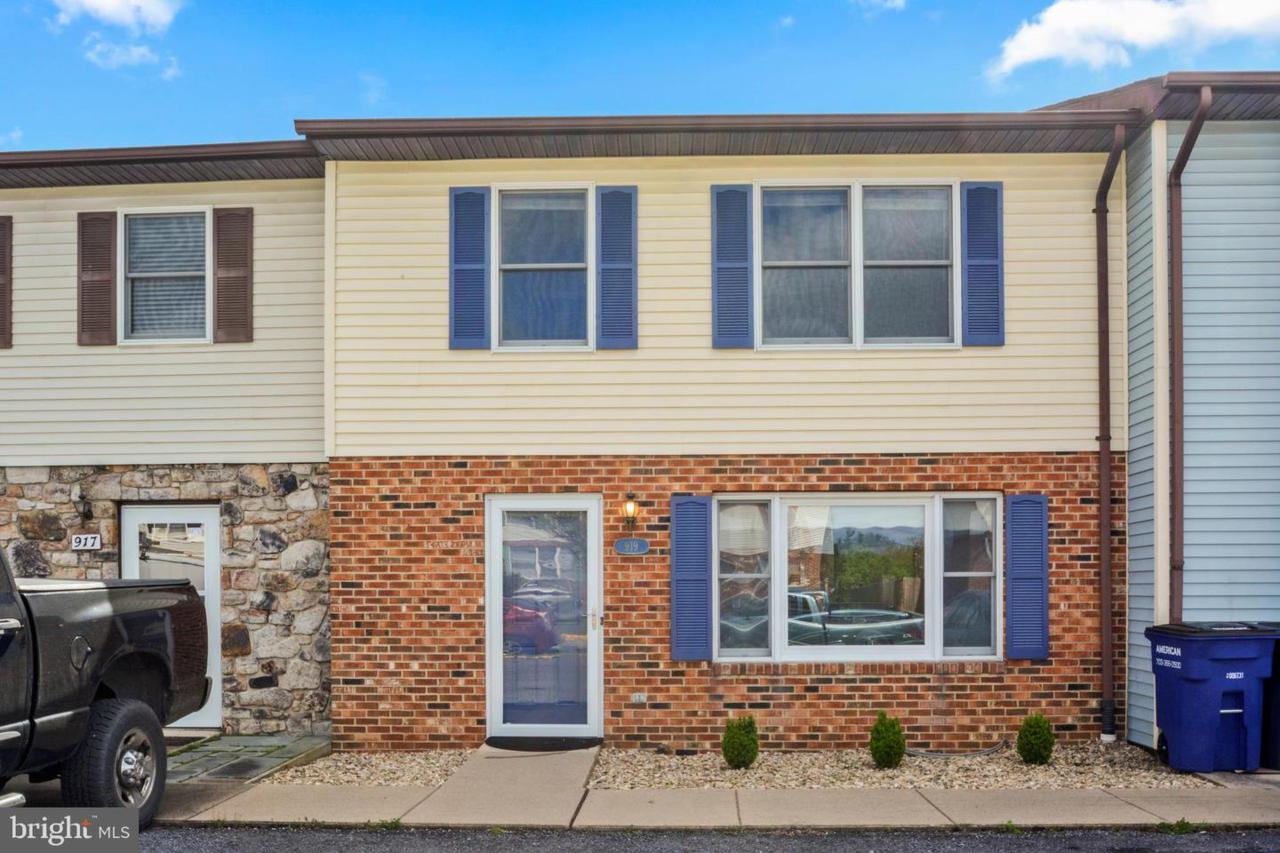 919 Hilltop Drive - Photo 1