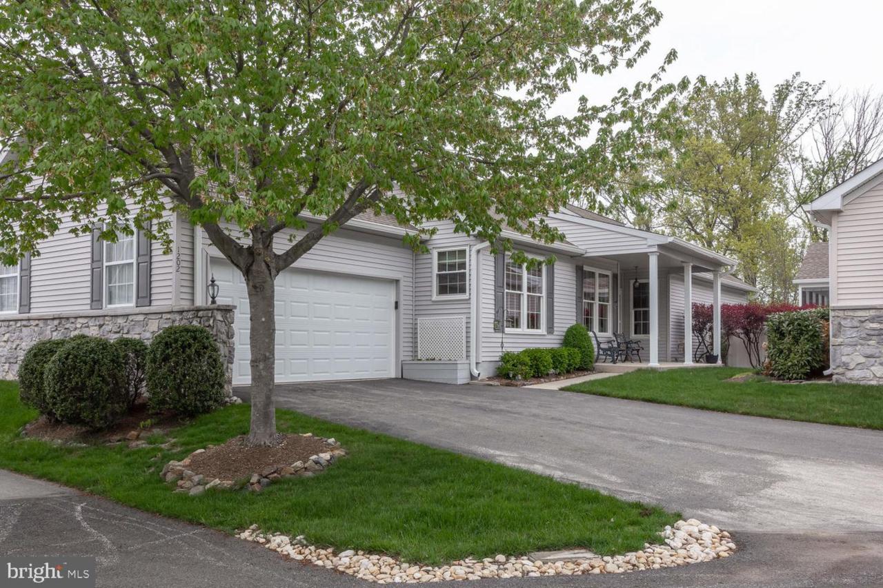 1202 Fox Cub Hollow - Photo 1
