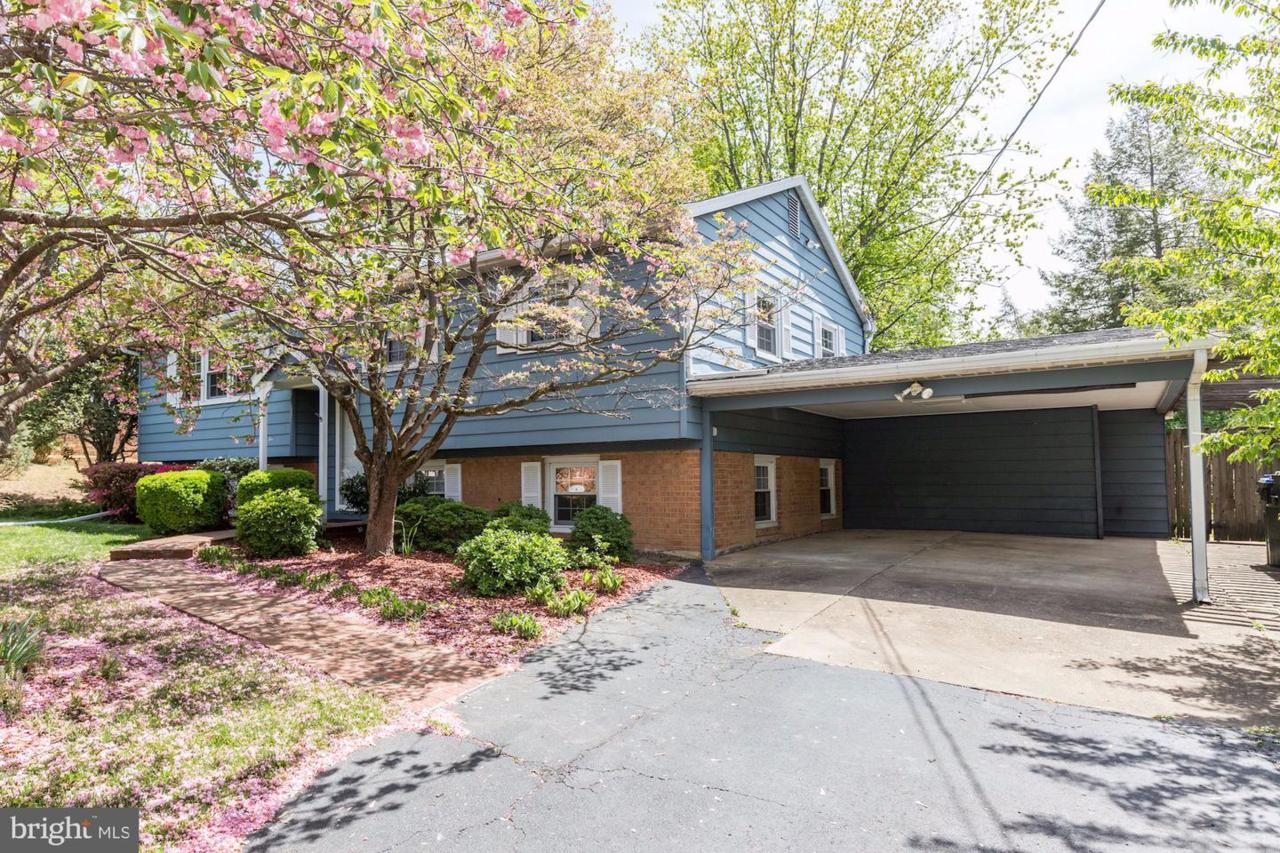 9505 Farmview Court - Photo 1
