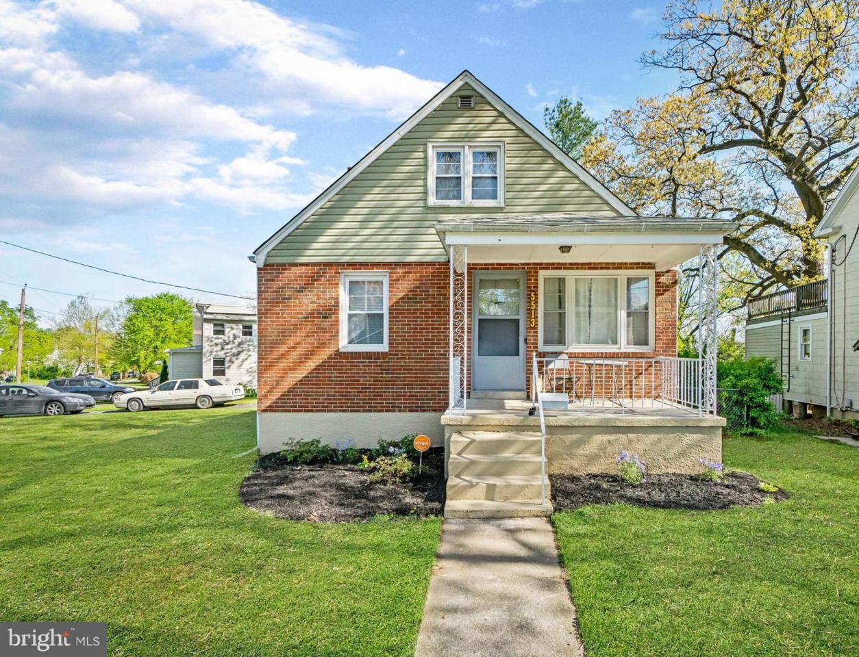 5513 Carter Avenue - Photo 1