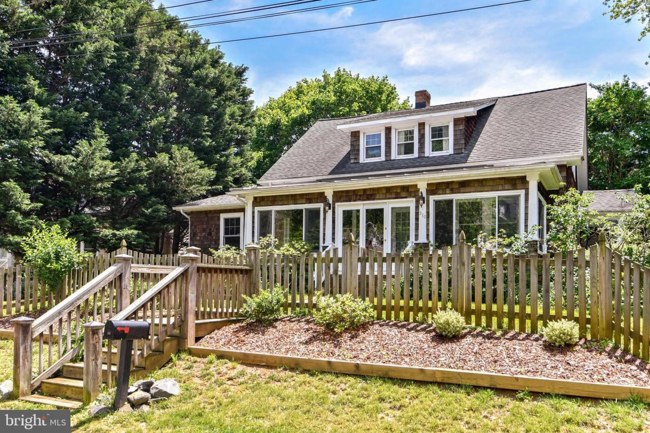 310 Monterey Avenue - Photo 1