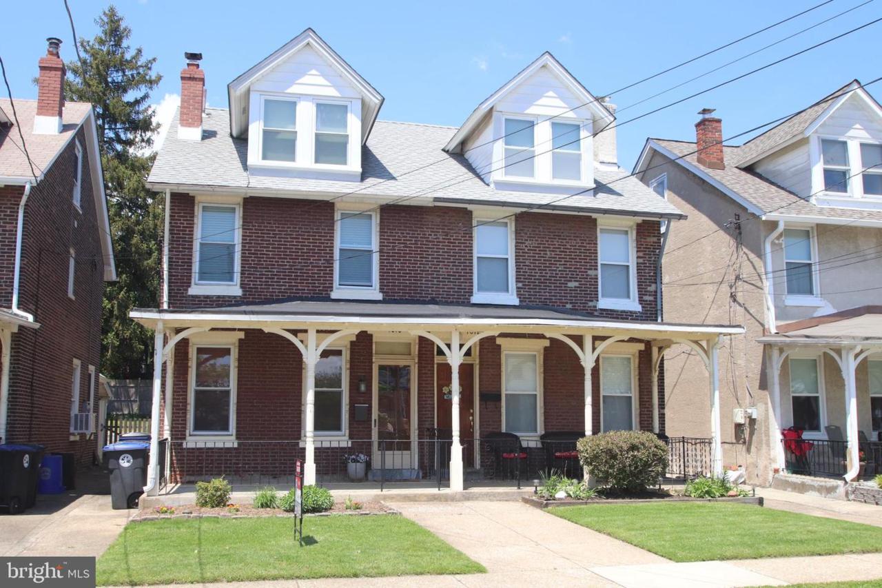 1010 Harry Street - Photo 1