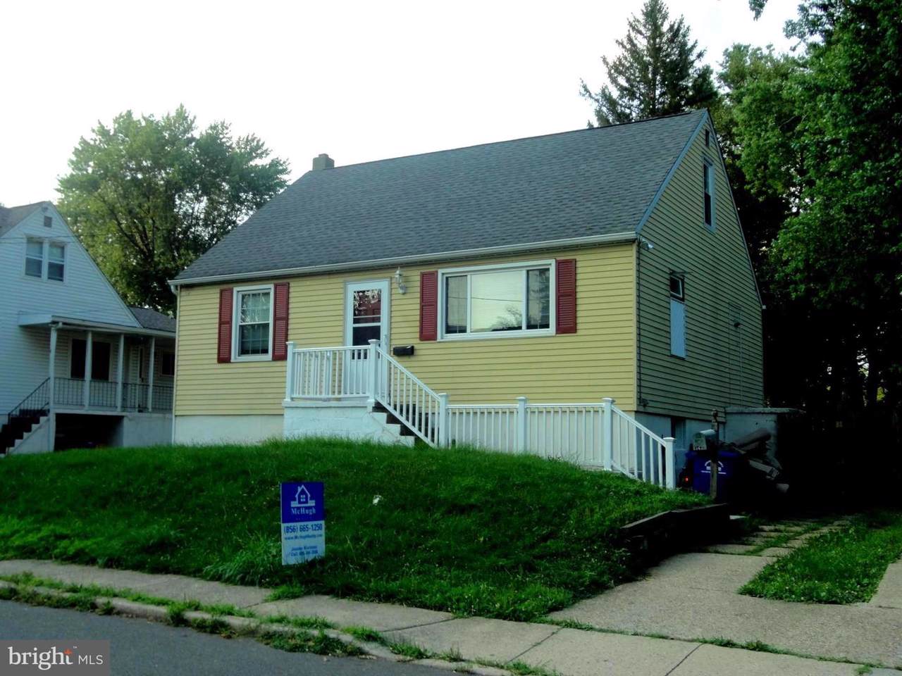 563 Sunset Avenue - Photo 1
