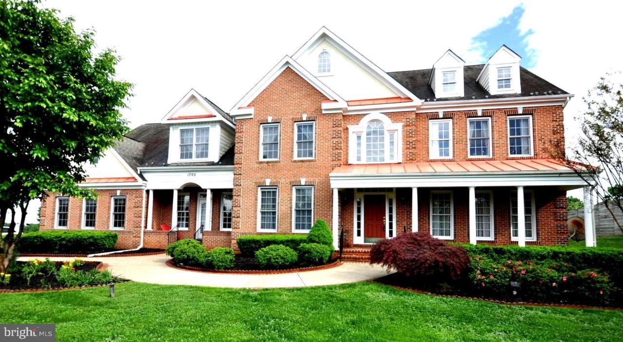1702 Oakdale Drive - Photo 1