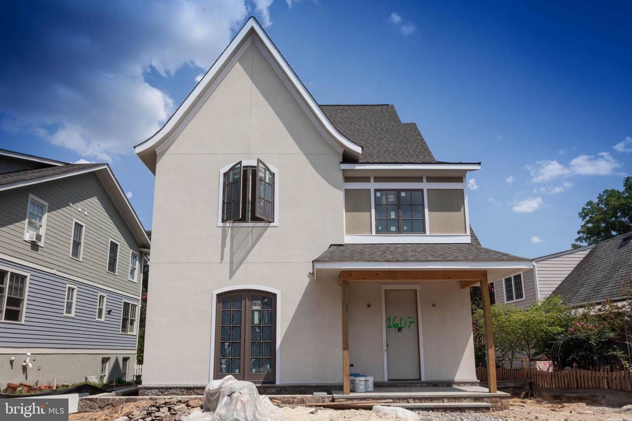 1607 Bryan Street - Photo 1