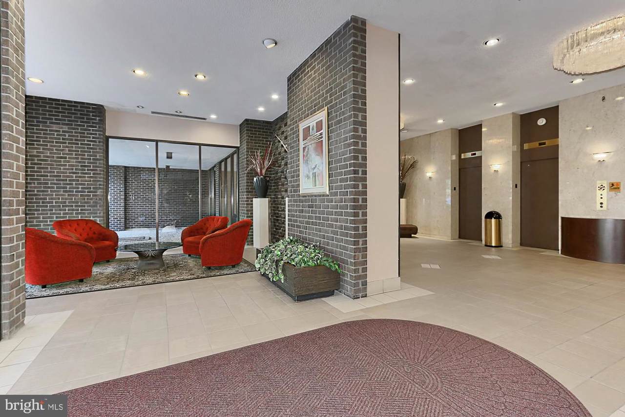 250 Reynolds Street - Photo 1