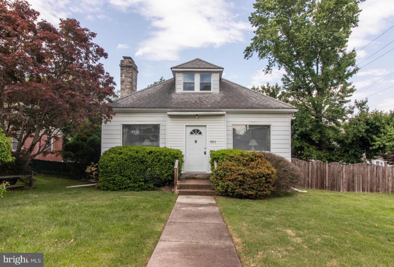 301 Maple Avenue - Photo 1