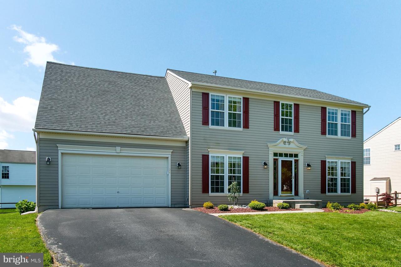 24 Amanda Circle - Photo 1
