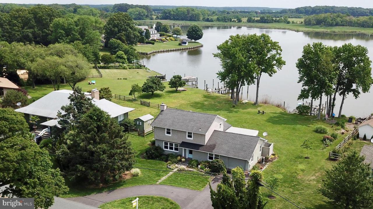 305 Congressional Drive - Photo 1