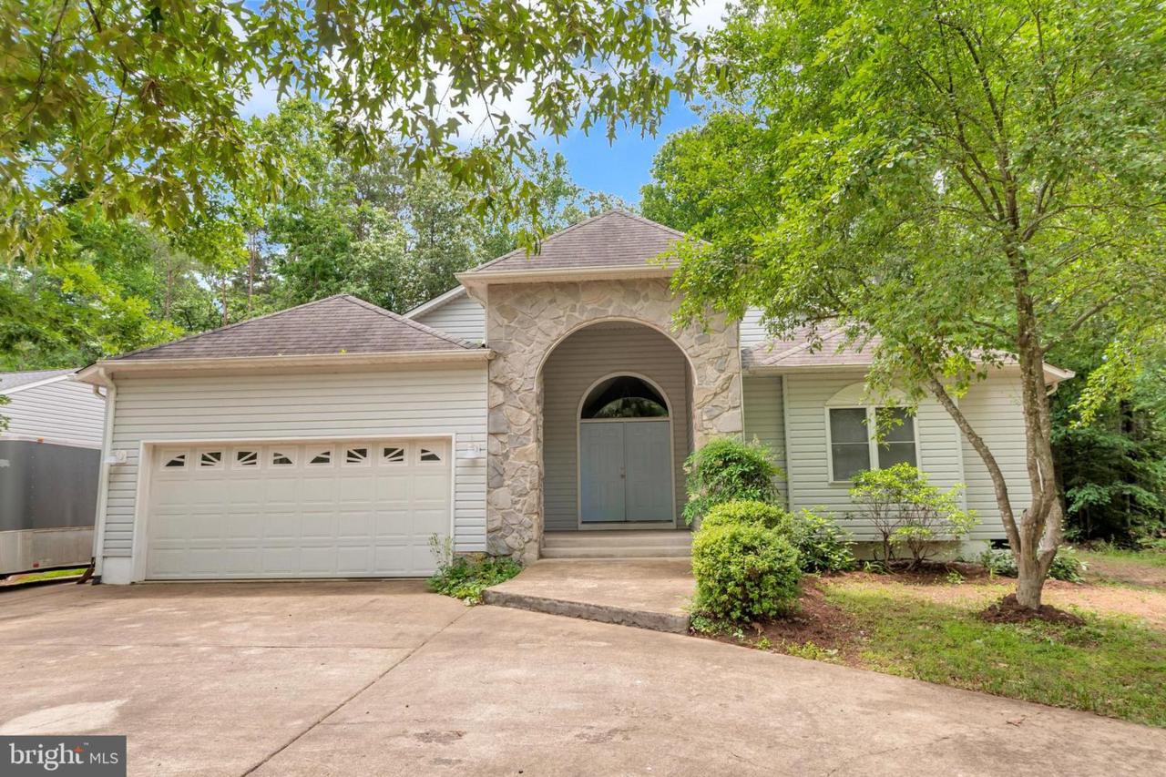 118 Jefferson Avenue - Photo 1