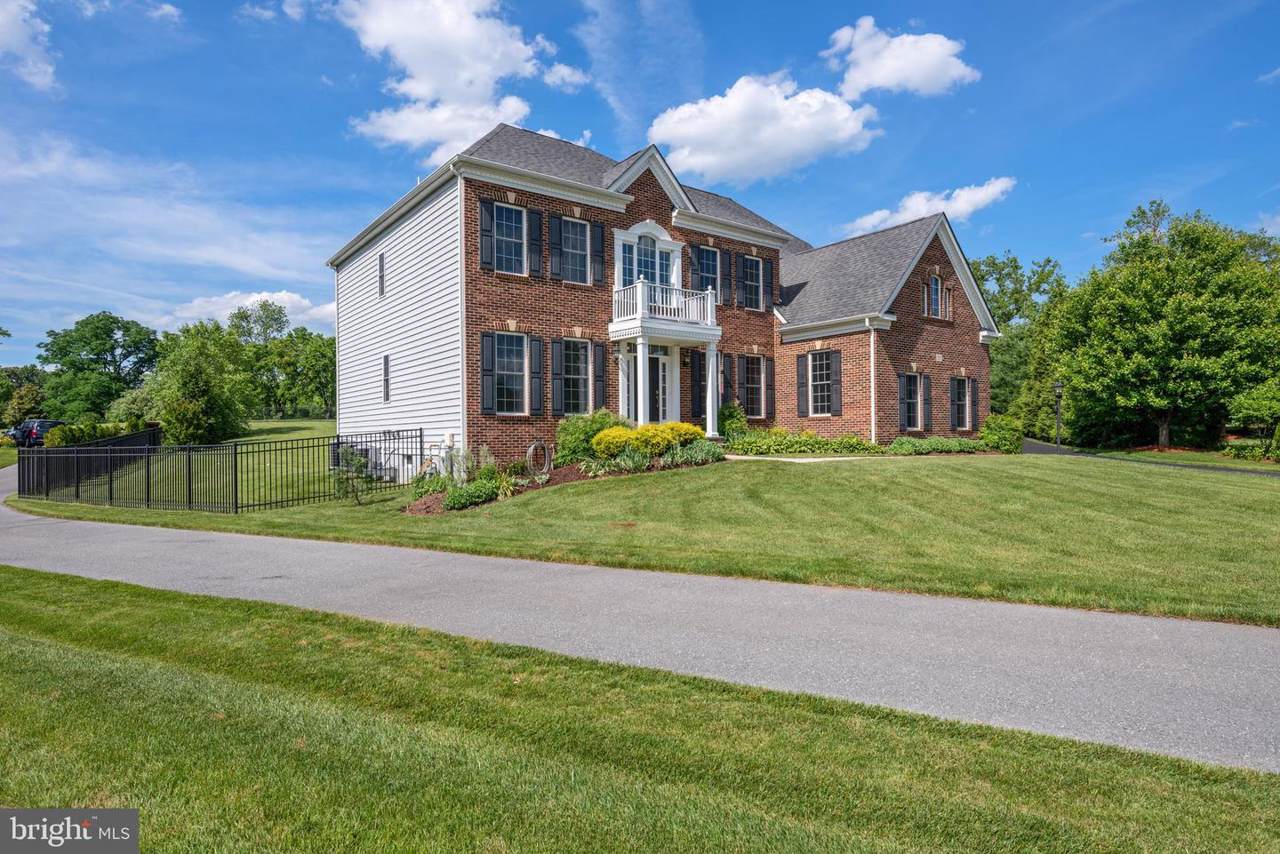 23 Hunting Court - Photo 1