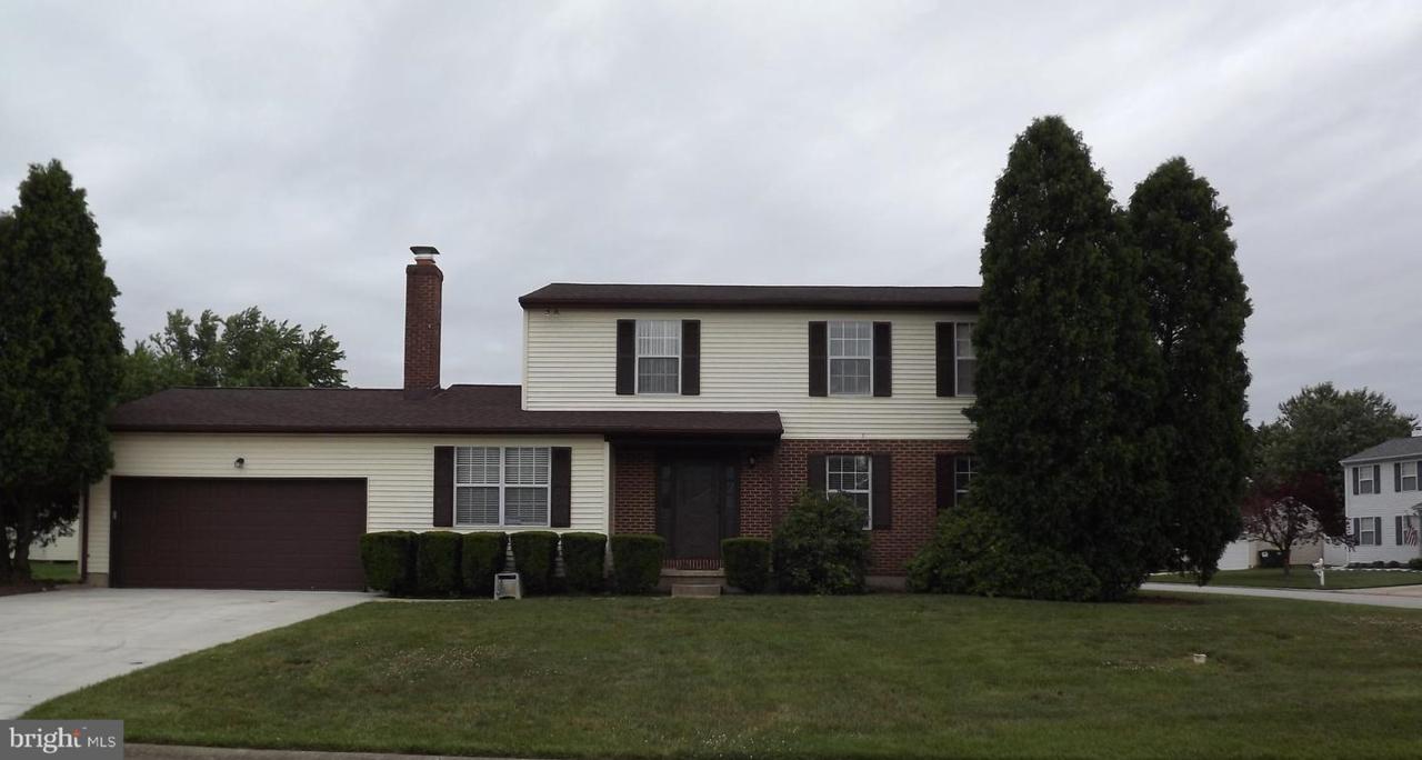 215 Hansome Way - Photo 1