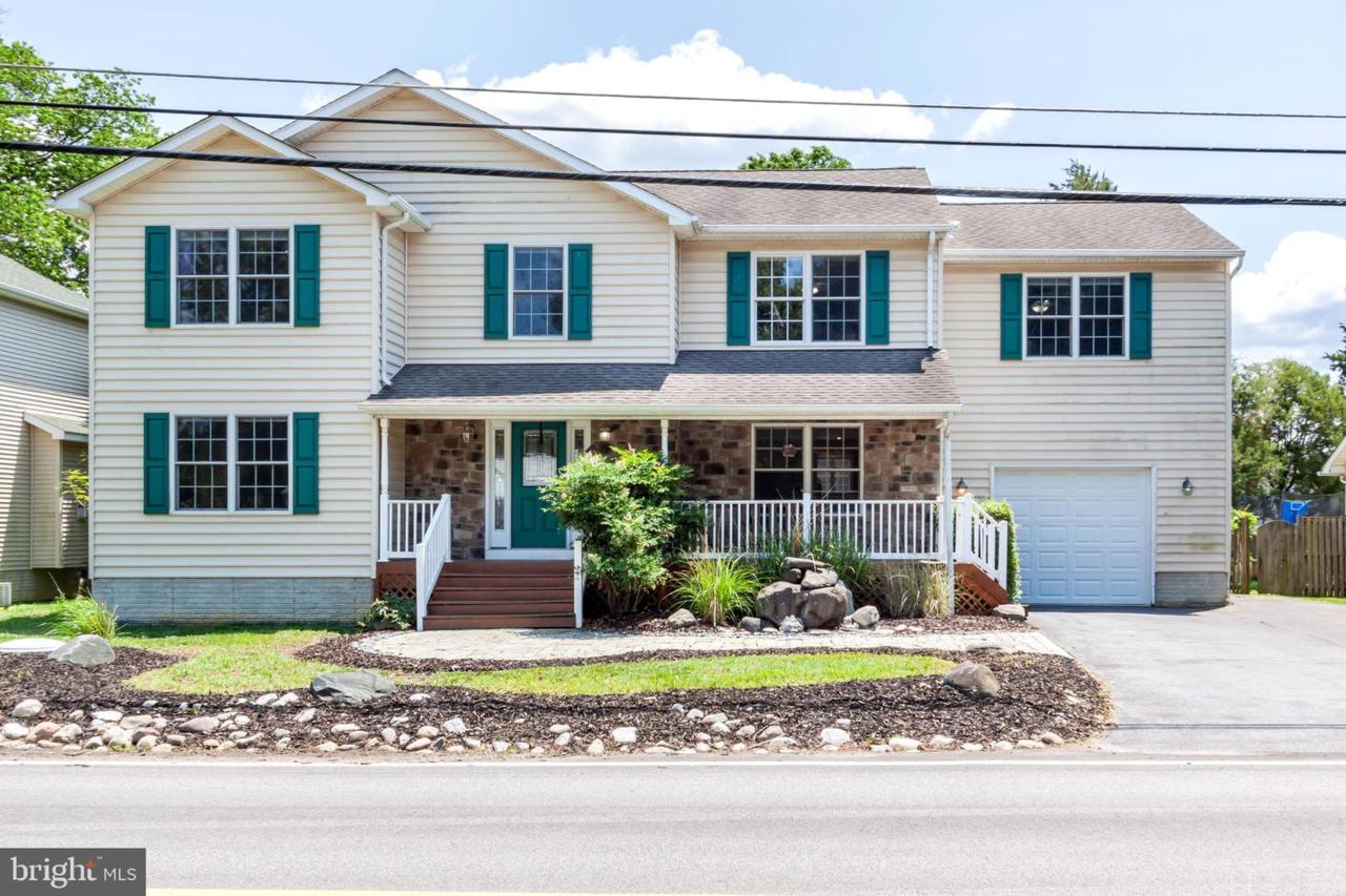 833 Selby Boulevard - Photo 1