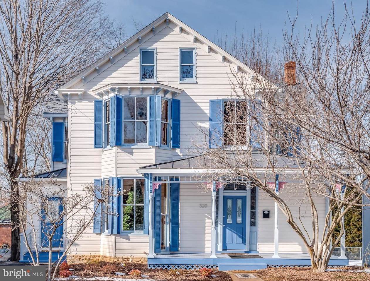 320 Washington Street - Photo 1