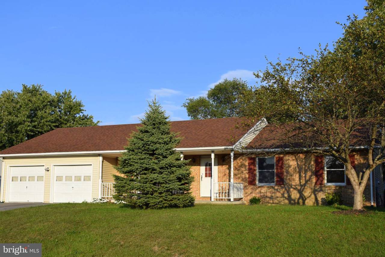 204 Robin Avenue - Photo 1