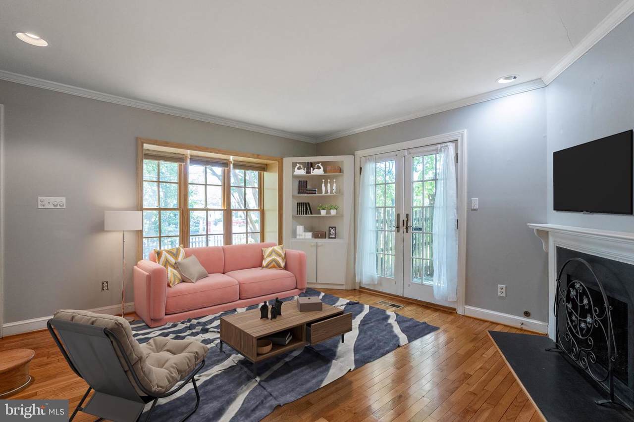 821 Green Street - Photo 1