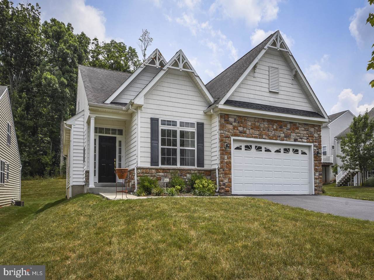 770 Crestview Boulevard - Photo 1
