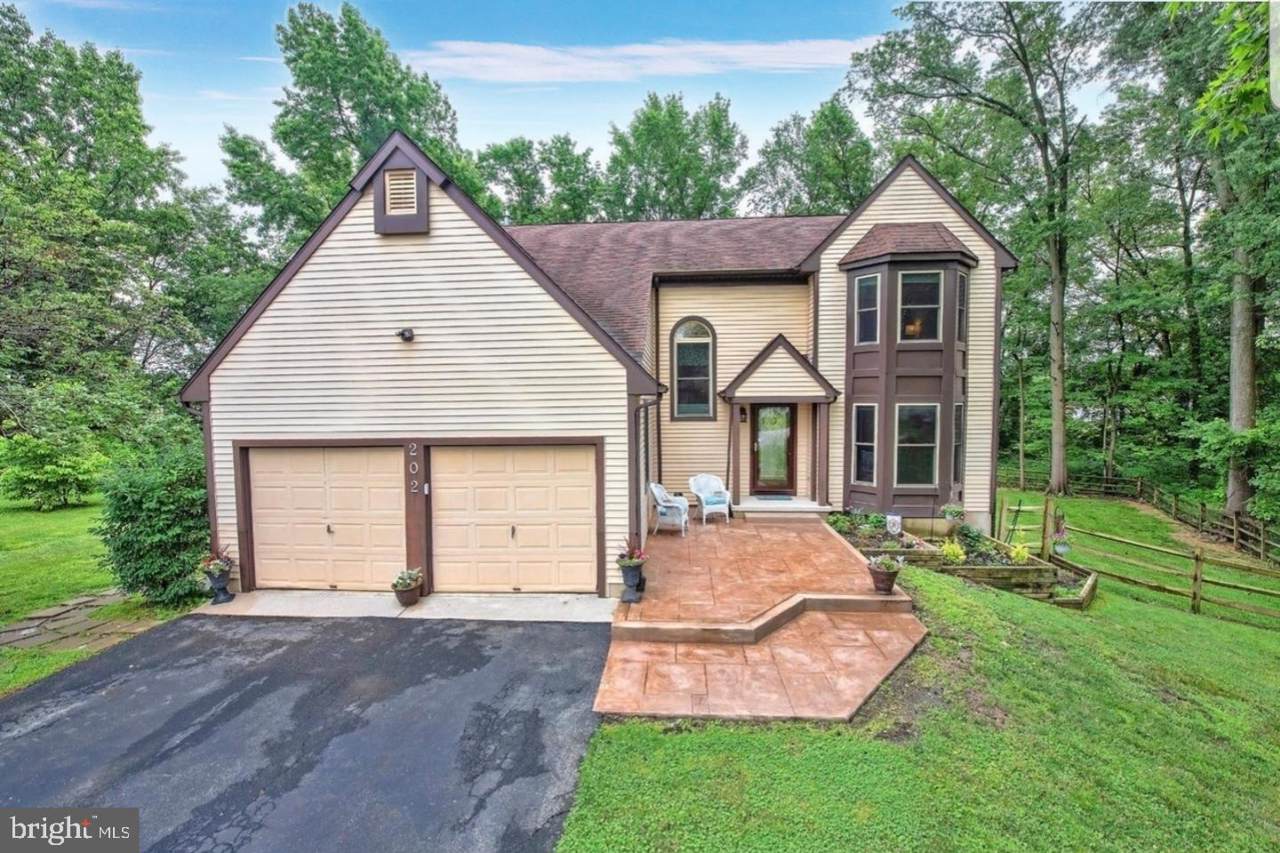 202 Timber Knoll Drive - Photo 1