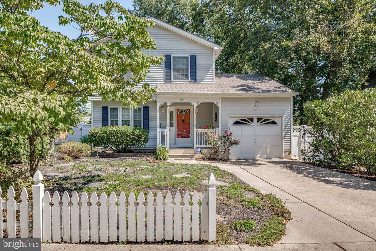 210 Forrest Avenue - Photo 1