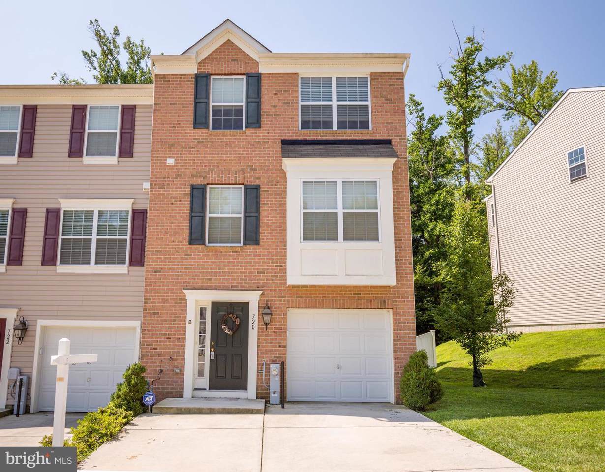 720 English Ivy Way - Photo 1