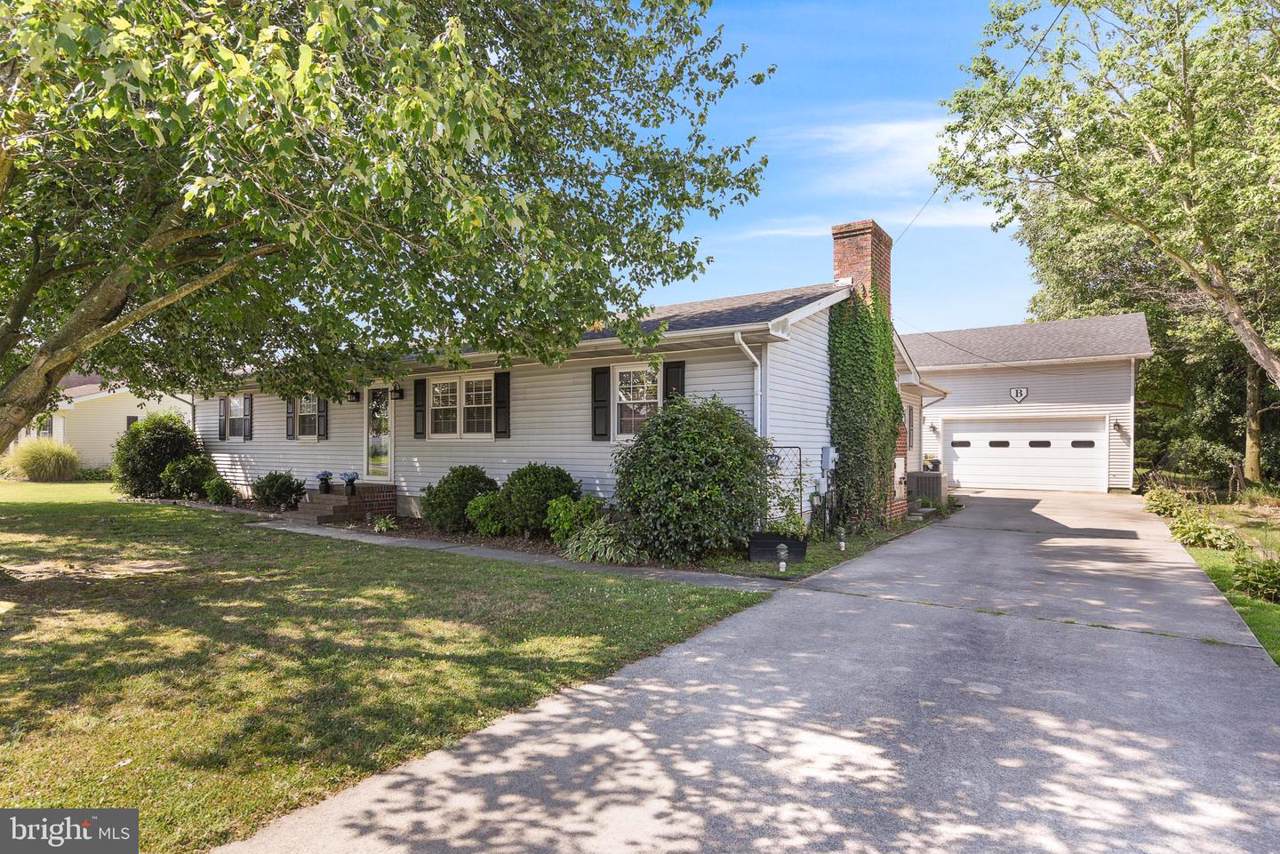 407 Robinson Street - Photo 1