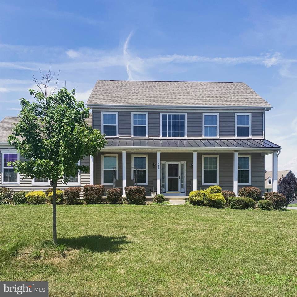 811 Sylvia Way - Photo 1