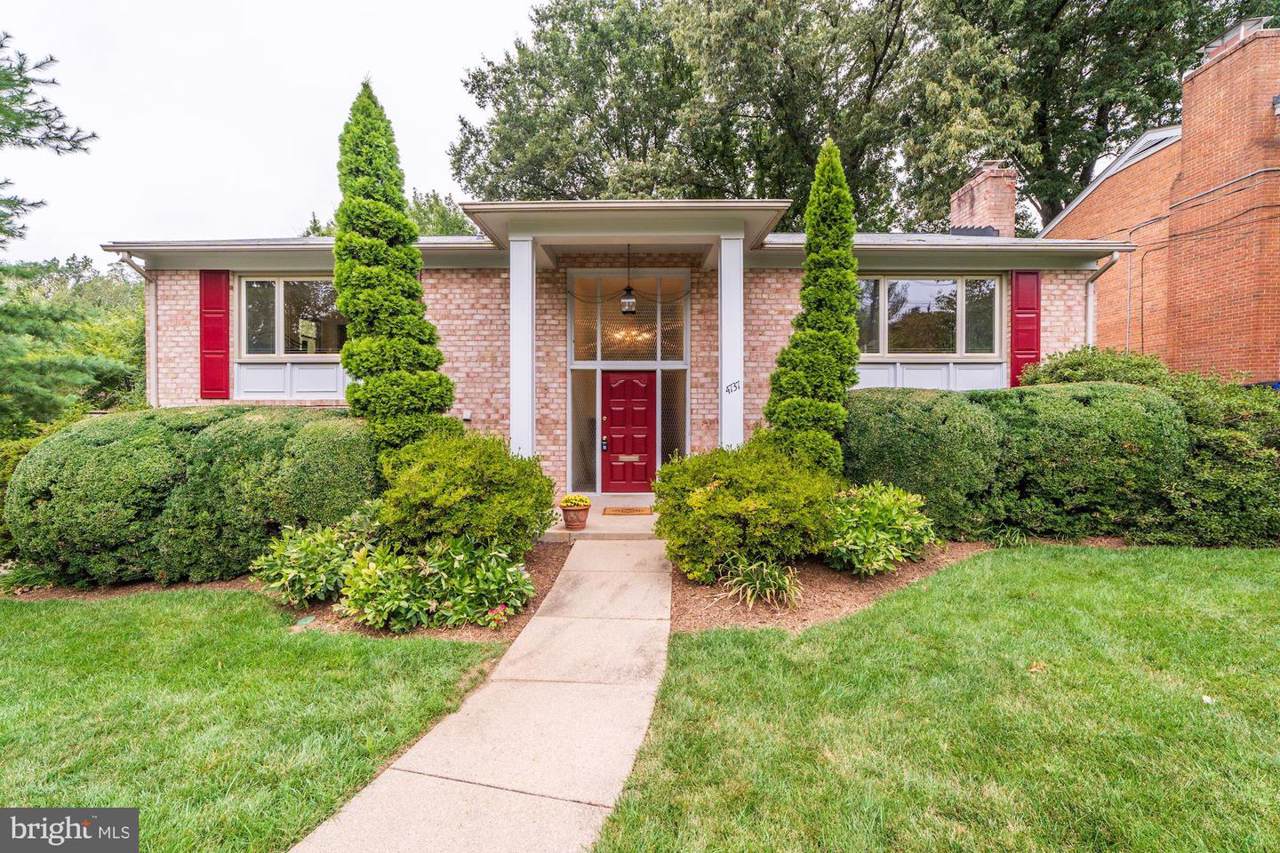 4737 Williamsburg - Photo 1