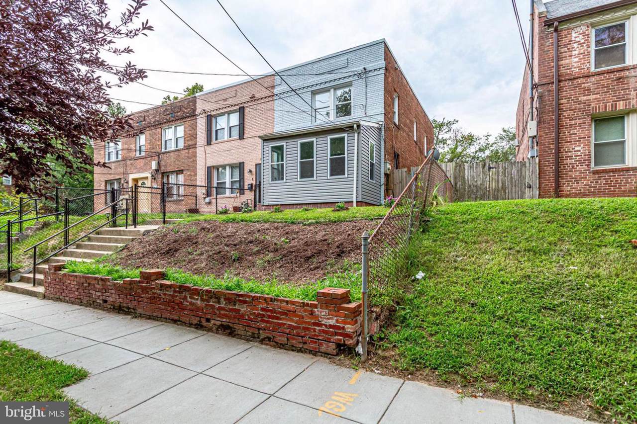 277 Newcomb Street - Photo 1