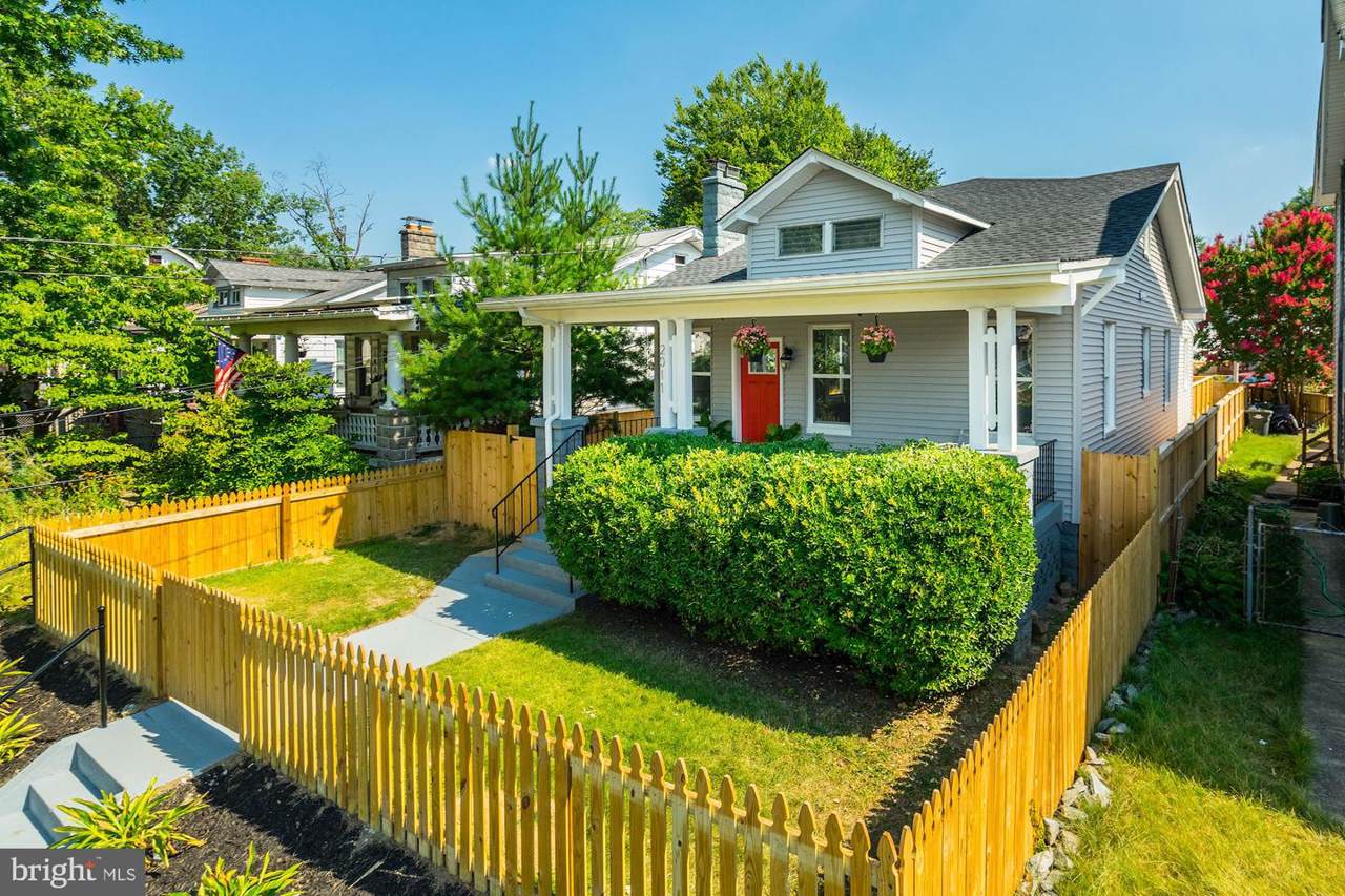 2011 Perry Street - Photo 1