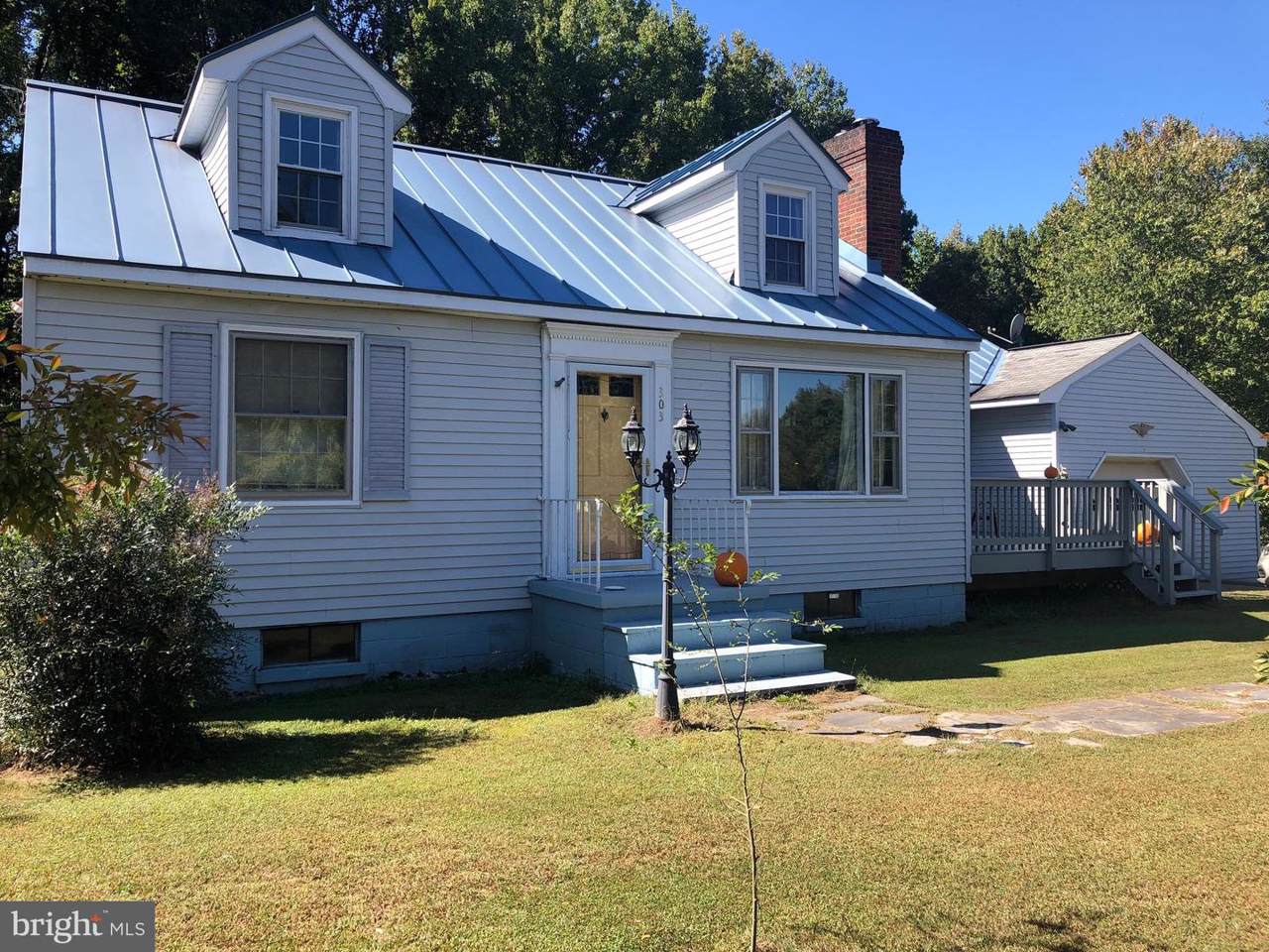 303 Newton Road - Photo 1