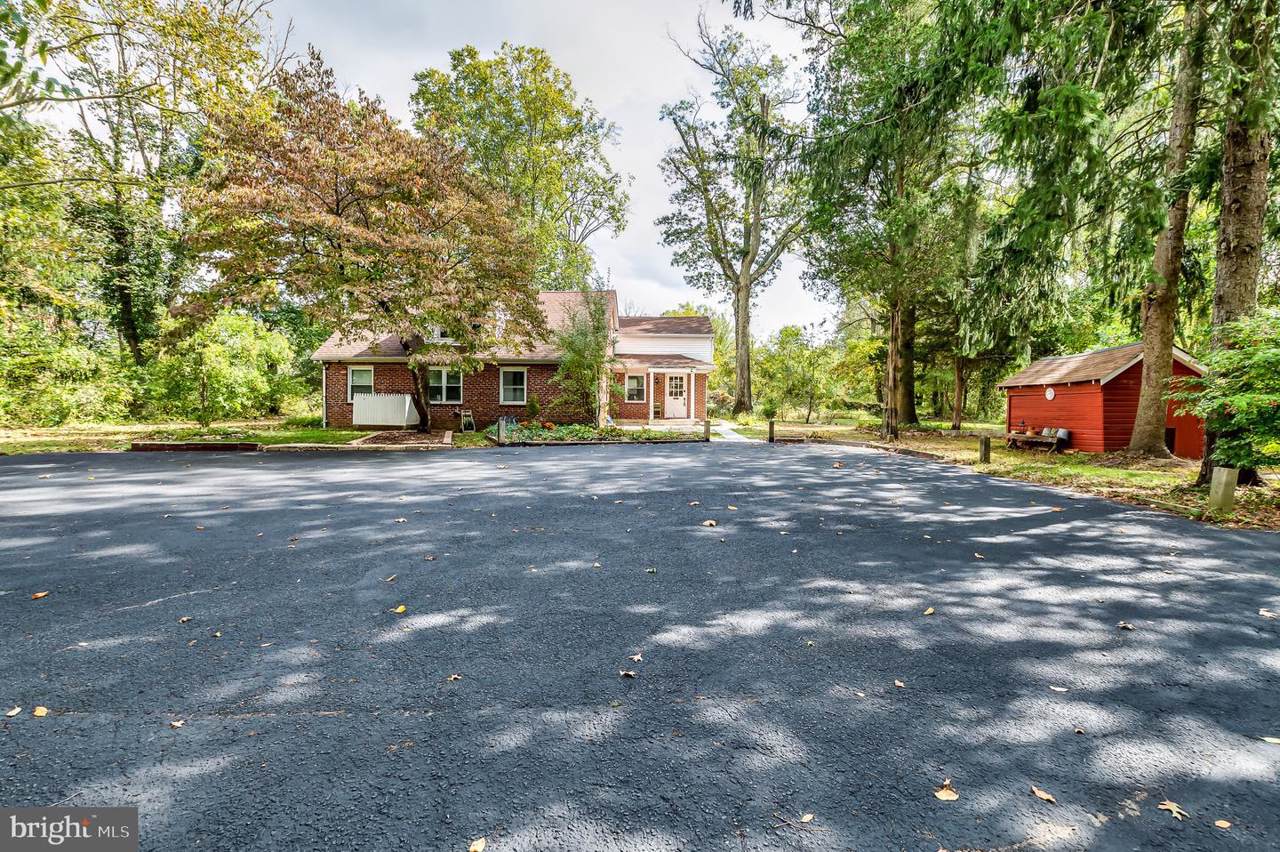 880 Powell Road - Photo 1