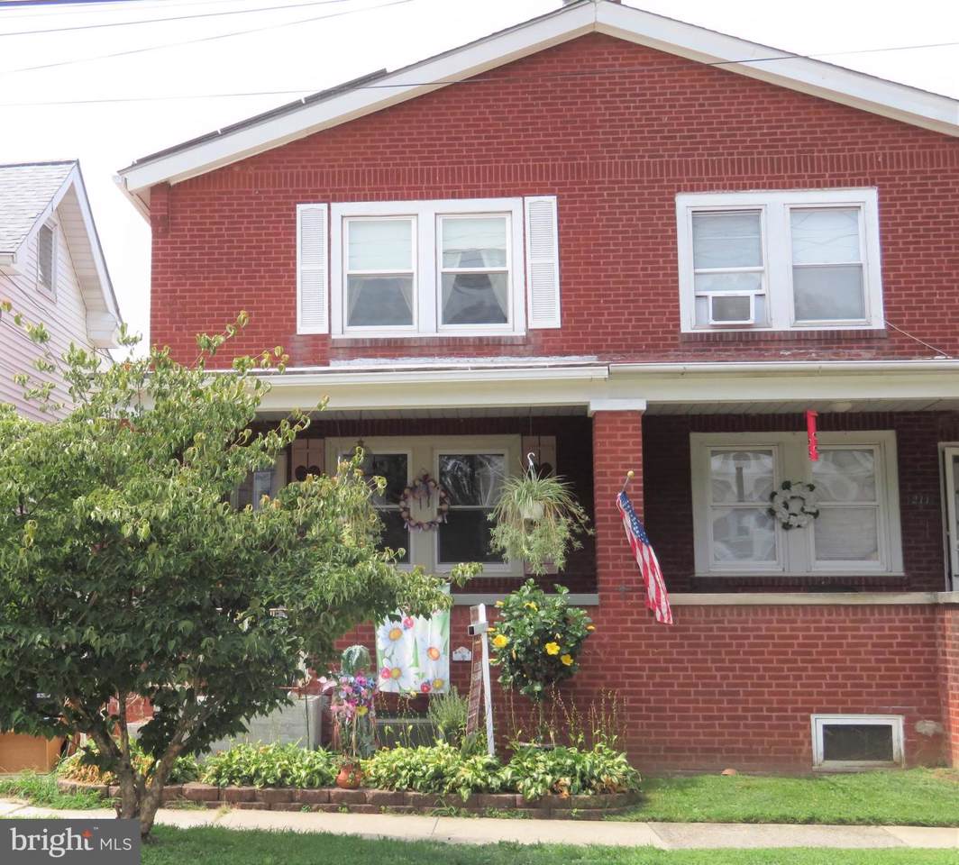 209 7TH Avenue - Photo 1