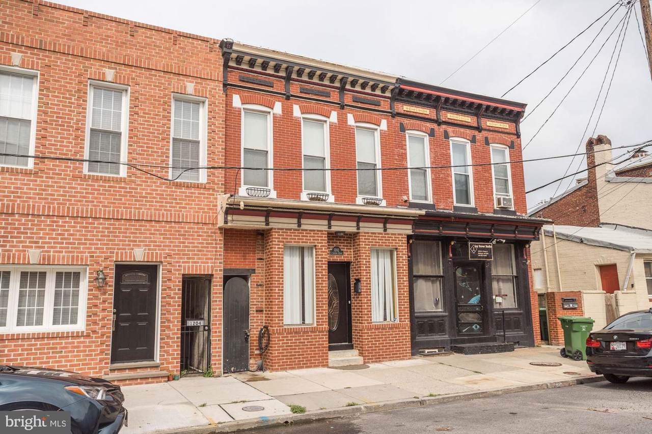 1202 Clinton Street - Photo 1