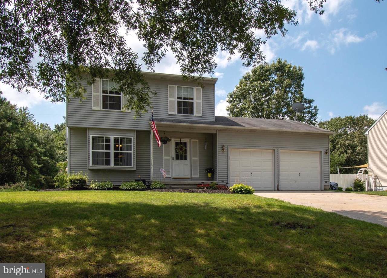 142 Ebbetts Drive - Photo 1