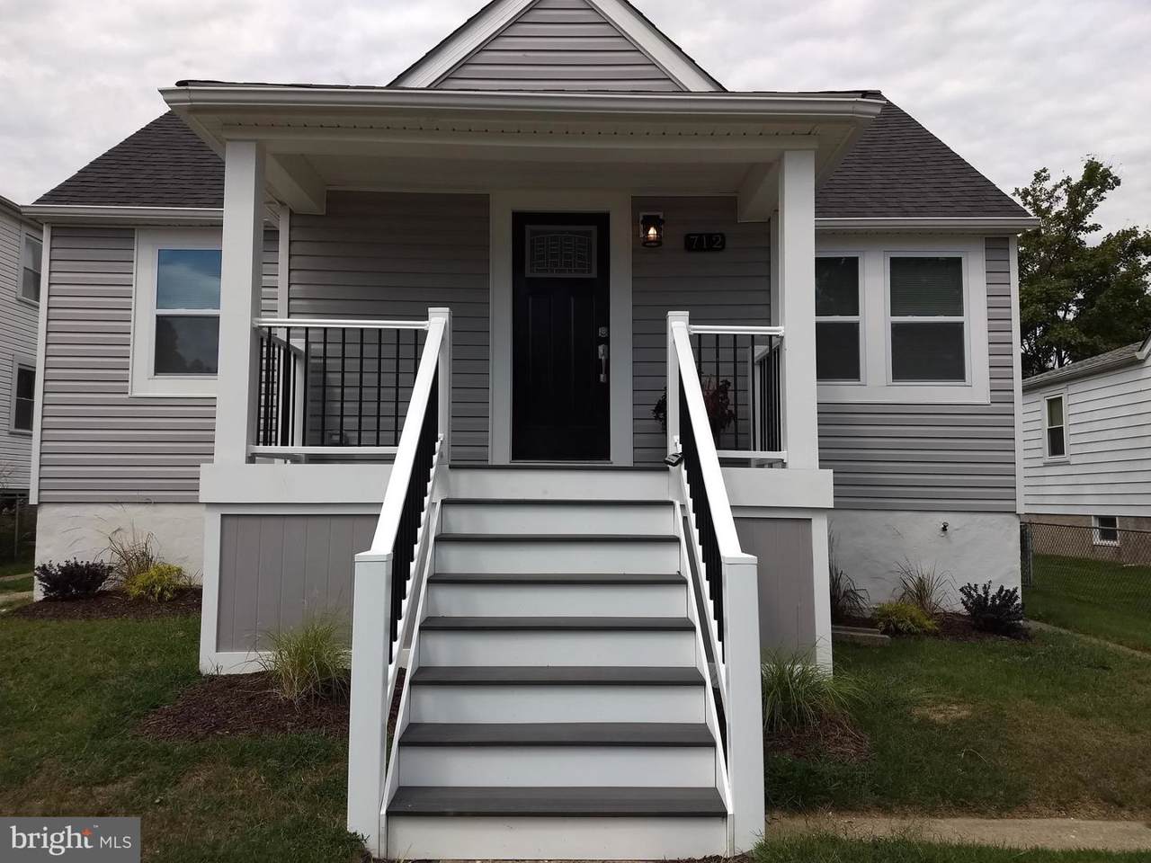712 Maryland Avenue - Photo 1